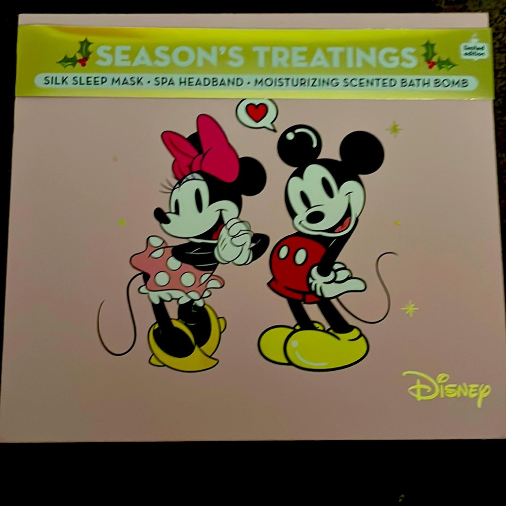 The Crème Shop Disney Season’s Treatings Spa Kit